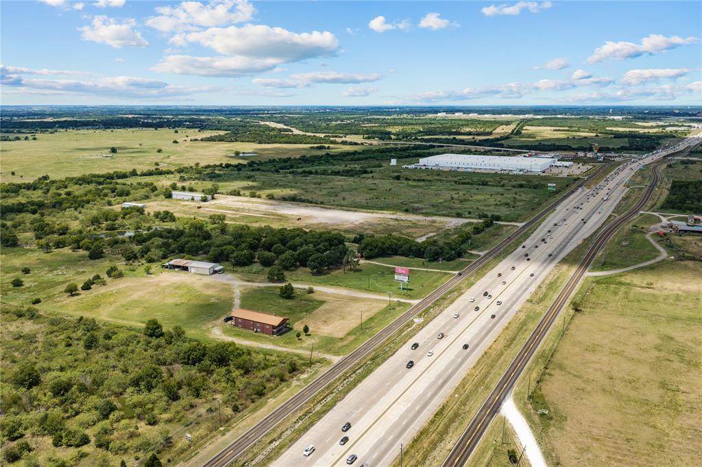 5608 Interstate Highway 45 - Photo 1