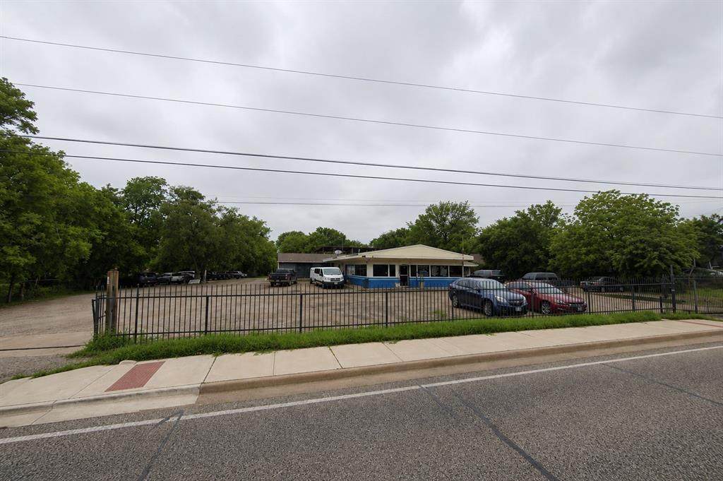6855 Scyene Road - Photo 1