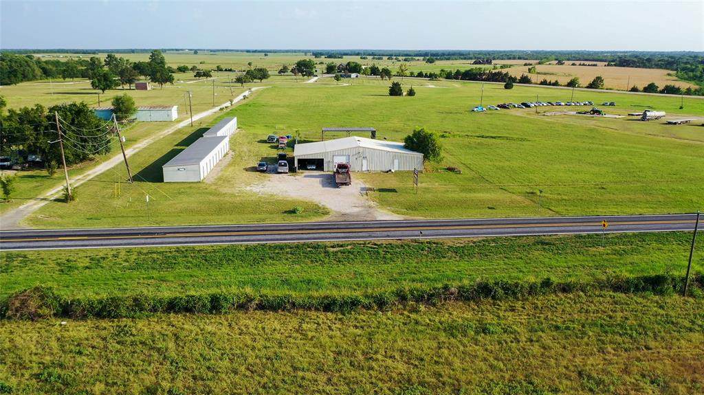 6240 Farm Road 1508 - Photo 1