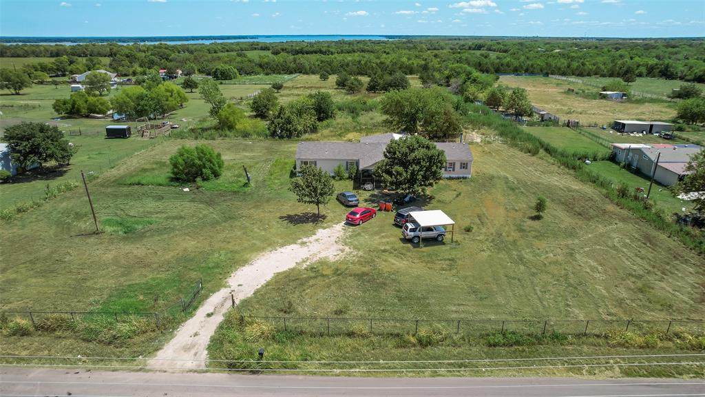 8910 County Road 3602 - Photo 1