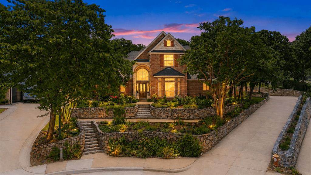 816 Lake View Court - Photo 1