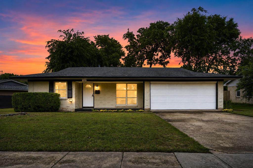 815 Wisteria - Photo 1