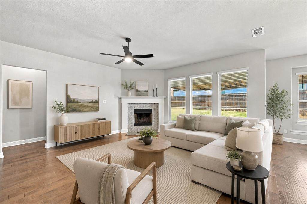 4409 Dandelion Lane - Photo 1