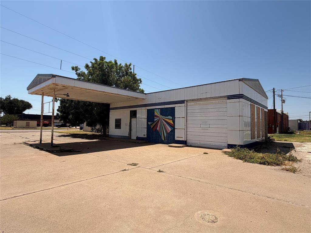221 Birch Avenue - Photo 1
