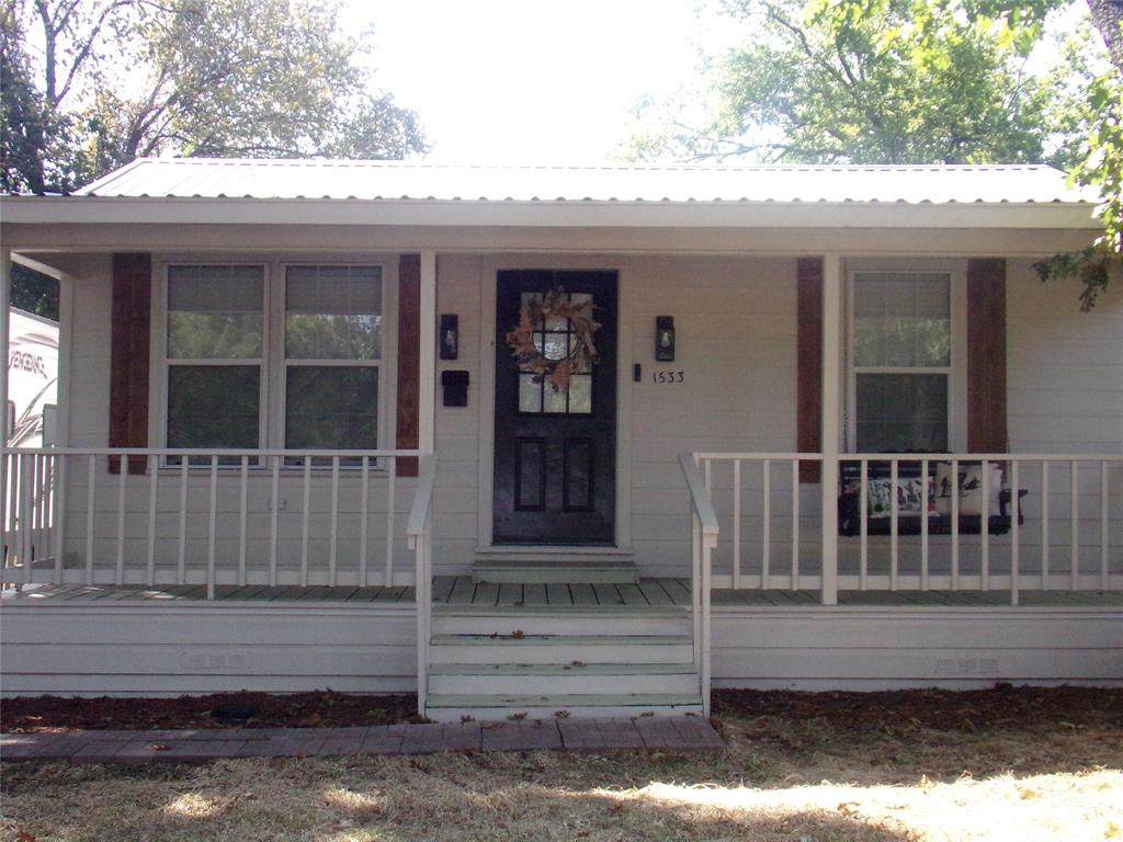 1533 6th Street - Photo 1