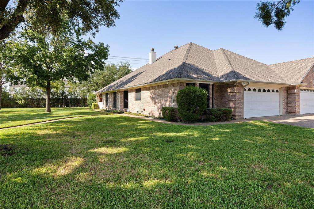 1202 Henard Lane - Photo 1