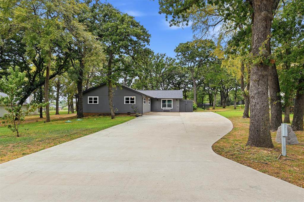 237 Cayuga Trail - Photo 1