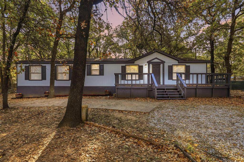 4631 Lyndi Lane - Photo 1