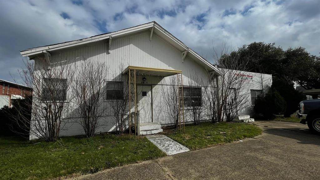 3304 Polk Street - Photo 1