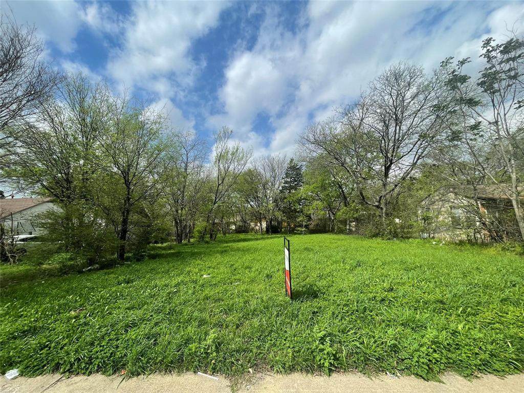 3903 Marsalis Avenue - Photo 1