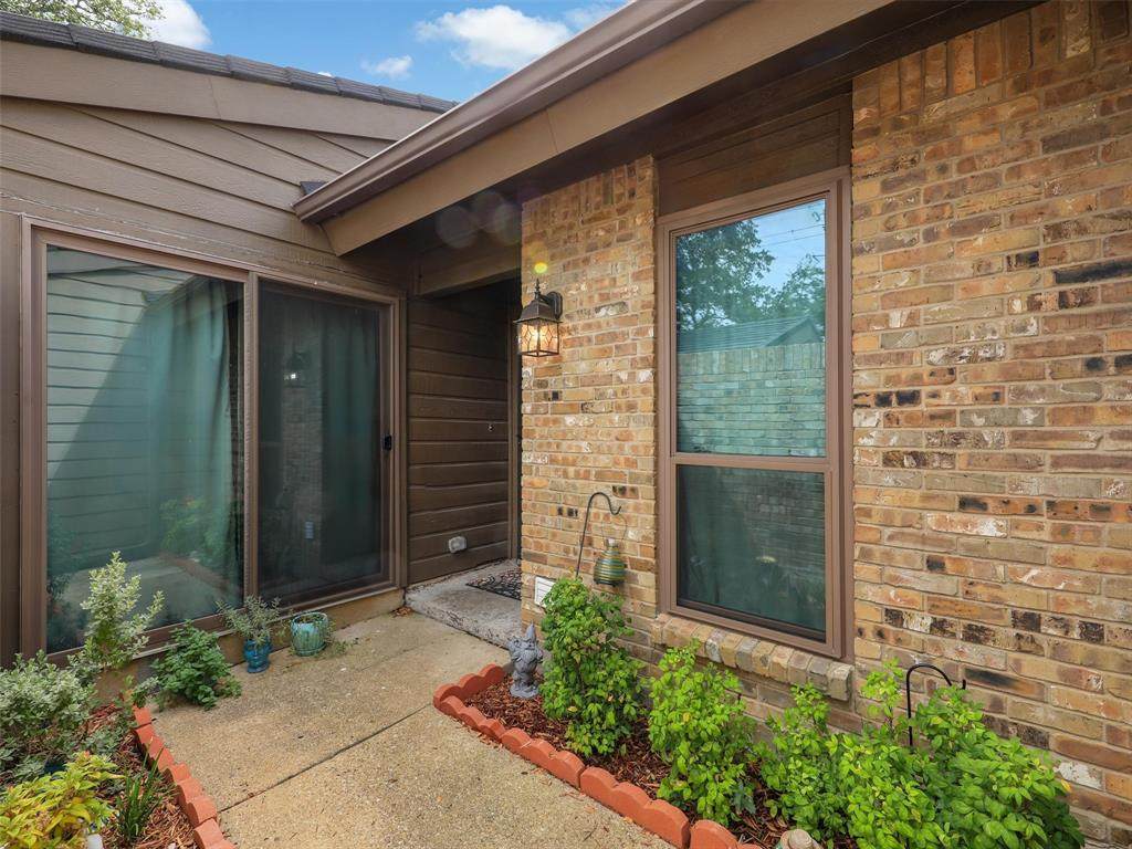 2204 Park Boulevard - Photo 1