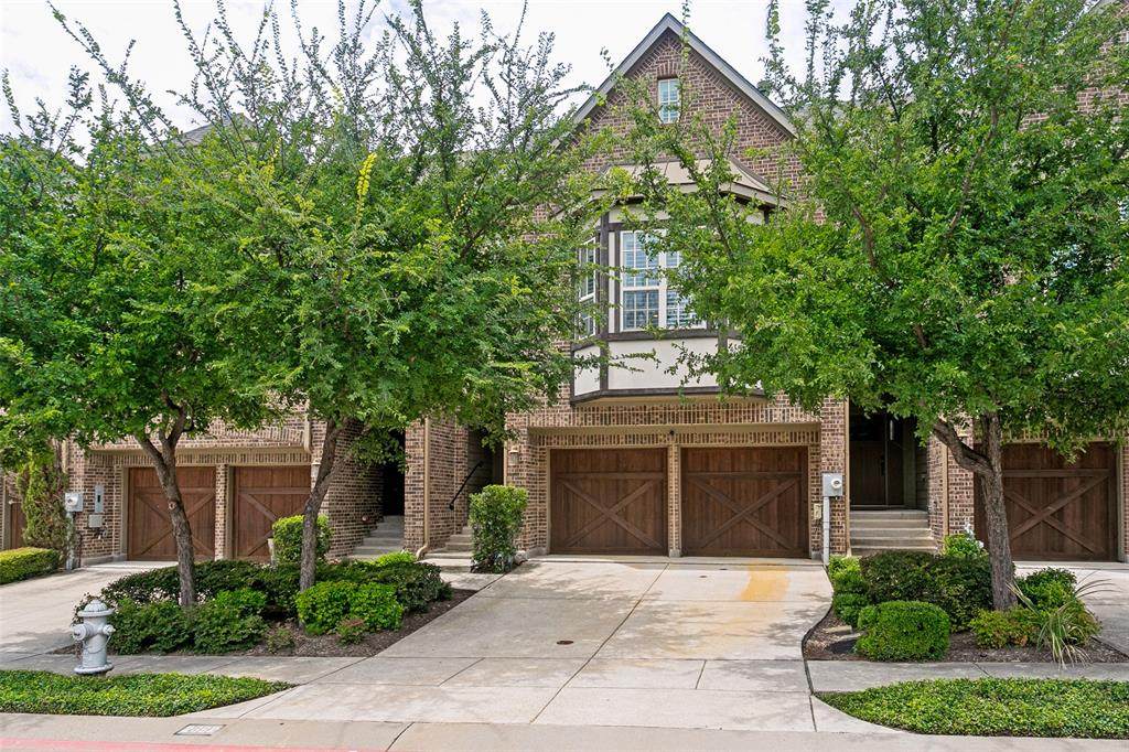 2662 Sherwood Drive - Photo 1