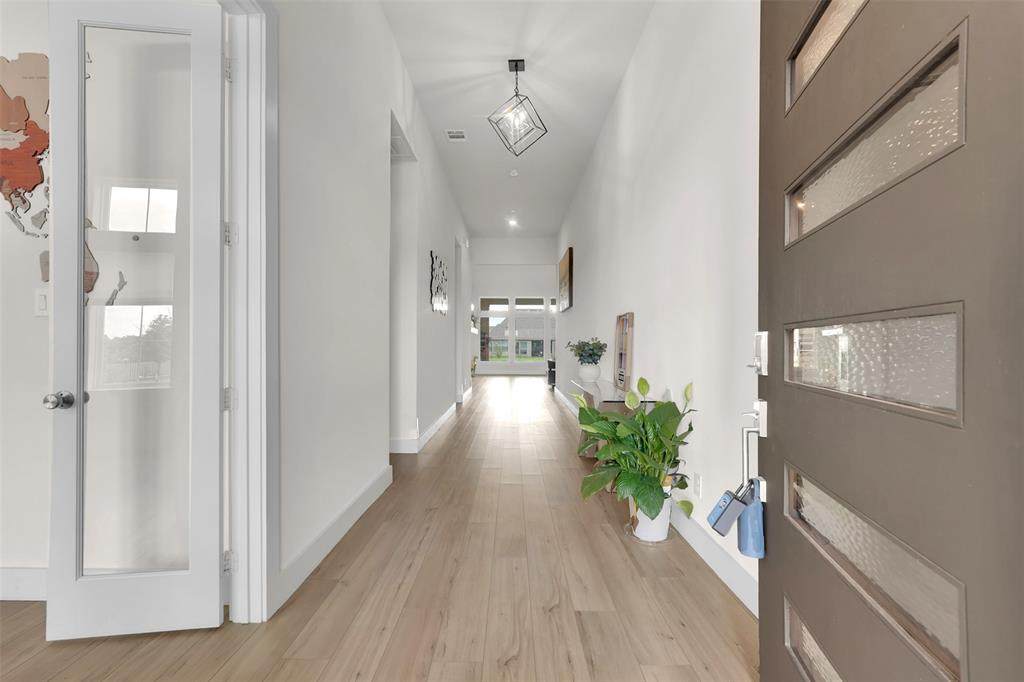 506 Lakeshore Boulevard - Photo 1