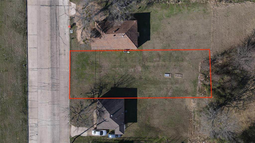 1620 Fitzhugh Avenue - Photo 1