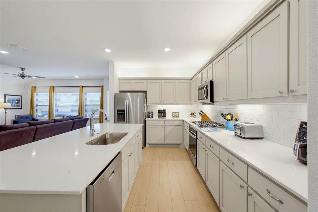 916 Chinati Street - Photo 1