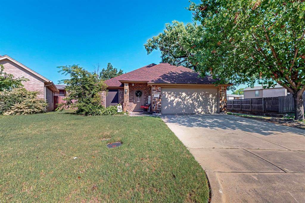 337 Grace Circle - Photo 1