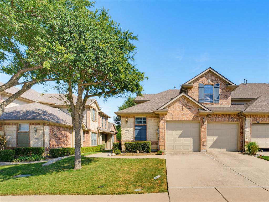 1833 Brookview Drive - Photo 1