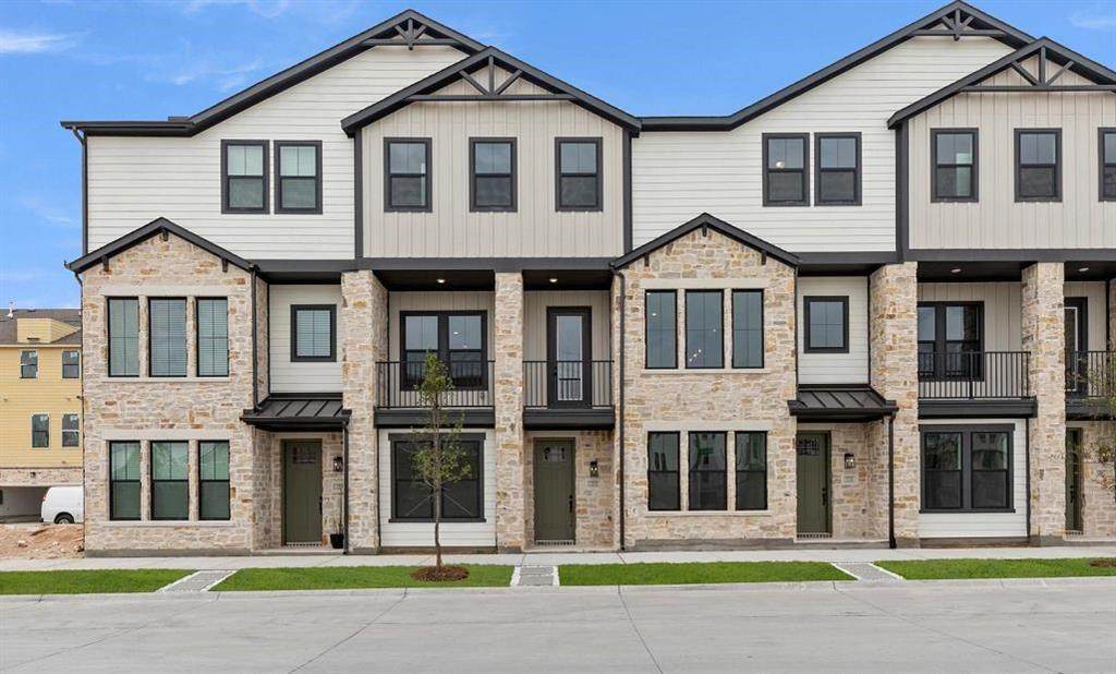 1008 Comfort Drive - Photo 1