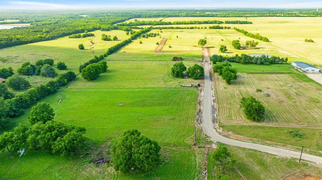 325 Private Road 33261 - Photo 1