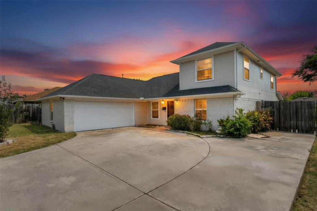 2124 Brentwood Lane - Photo 1
