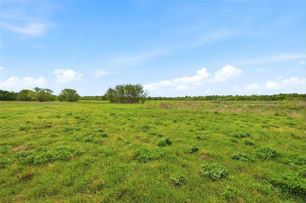 656 Southeast Loop - Photo 1