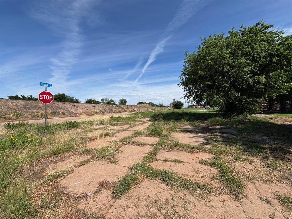 601 Front N Street - Photo 1