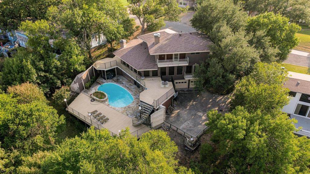 727 Westwood Drive - Photo 1