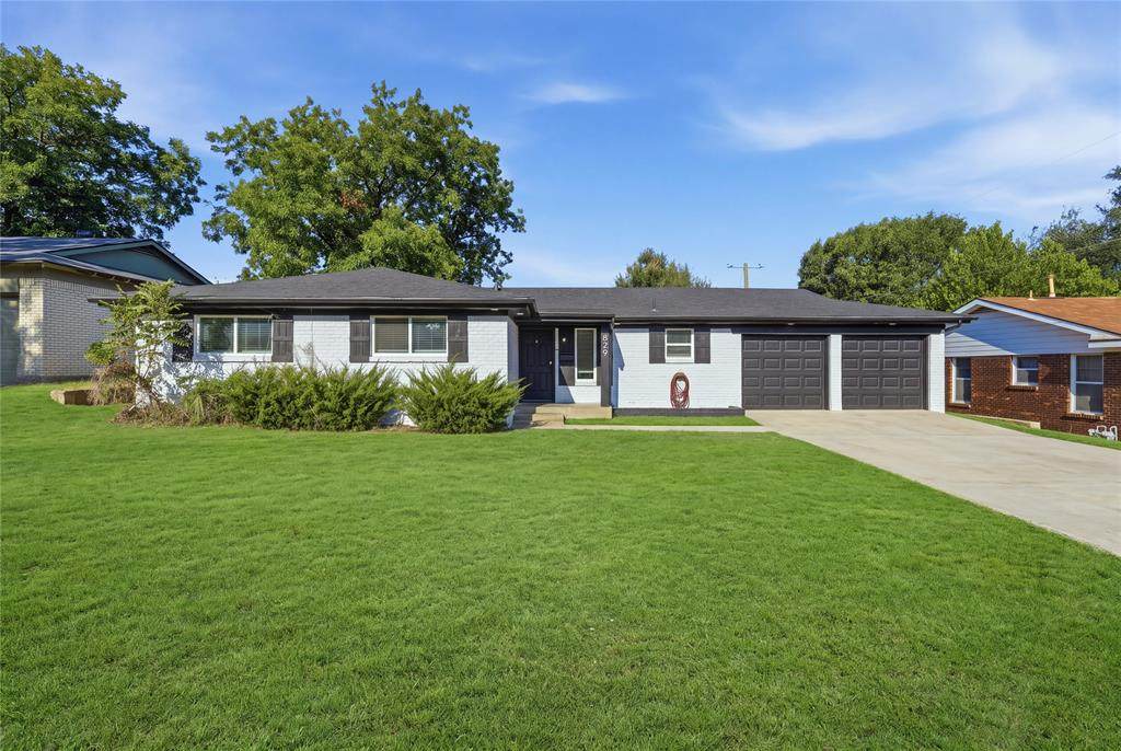 829 Lee Drive - Photo 1
