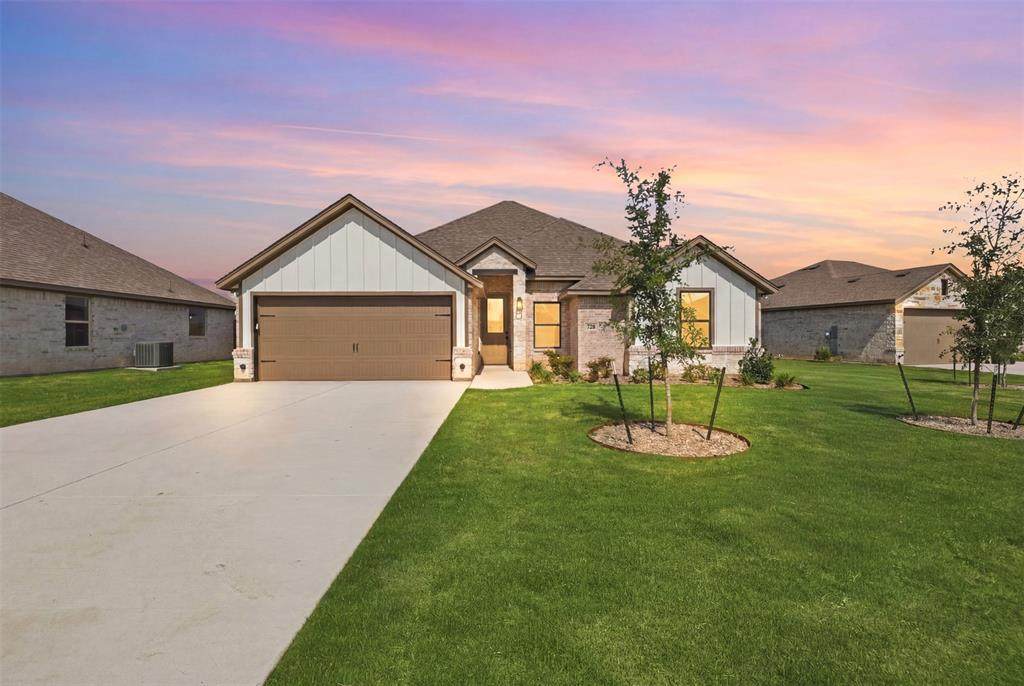 728 Raylan Street - Photo 1