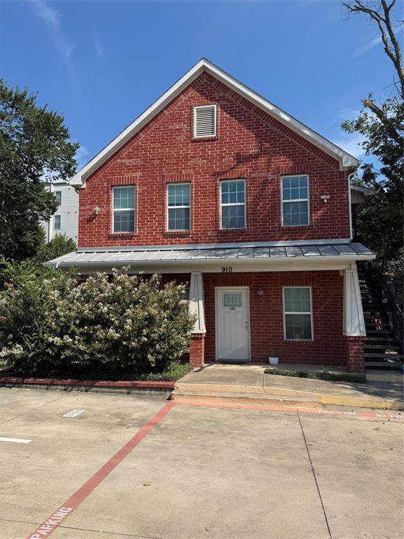 910 Fannin - Photo 1