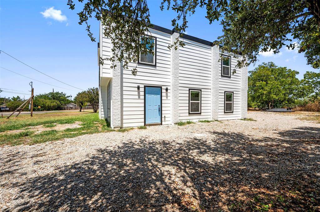 158 Lakeshore Drive - Photo 1