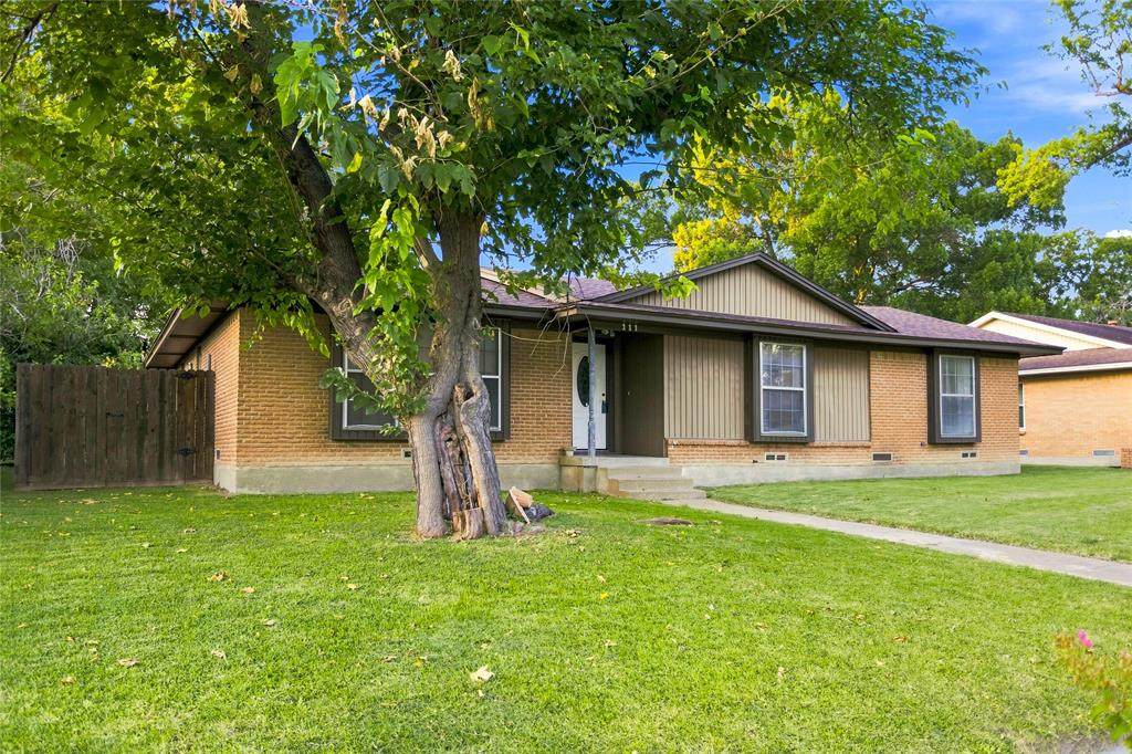 111 Kenwood Drive - Photo 1