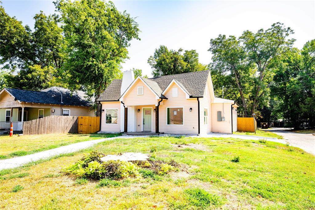 606 Davis Street - Photo 1