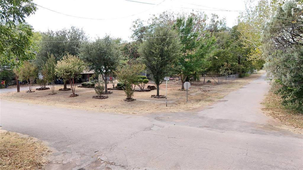 421 Houston Avenue - Photo 1