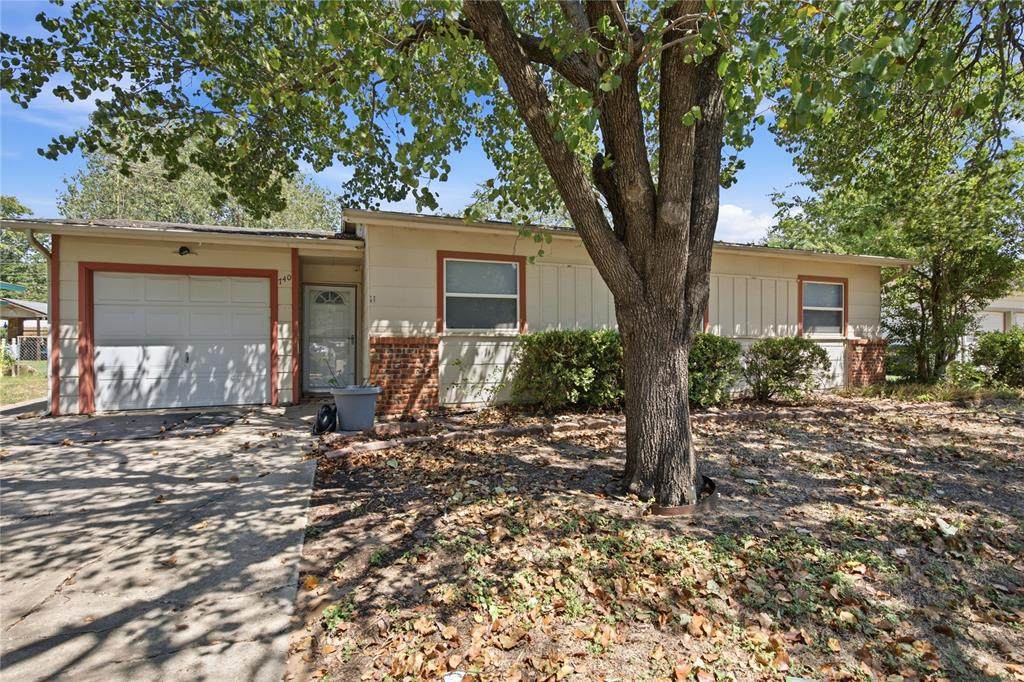 740 Thomas Avenue - Photo 1