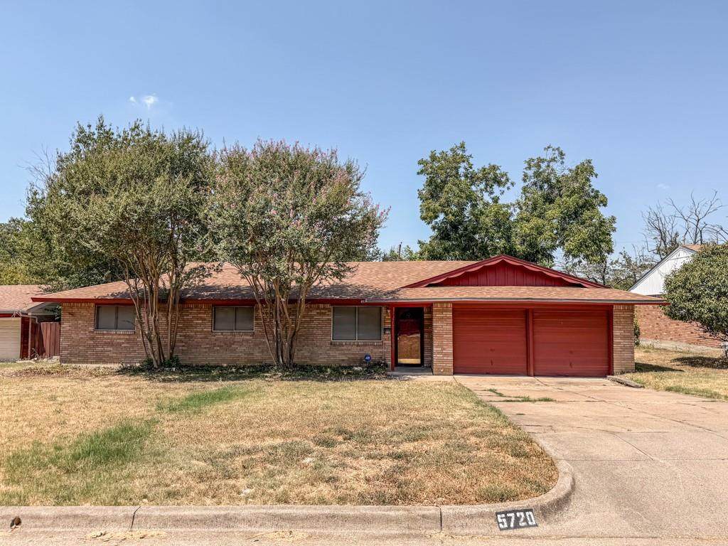 5720 Walla Avenue - Photo 1