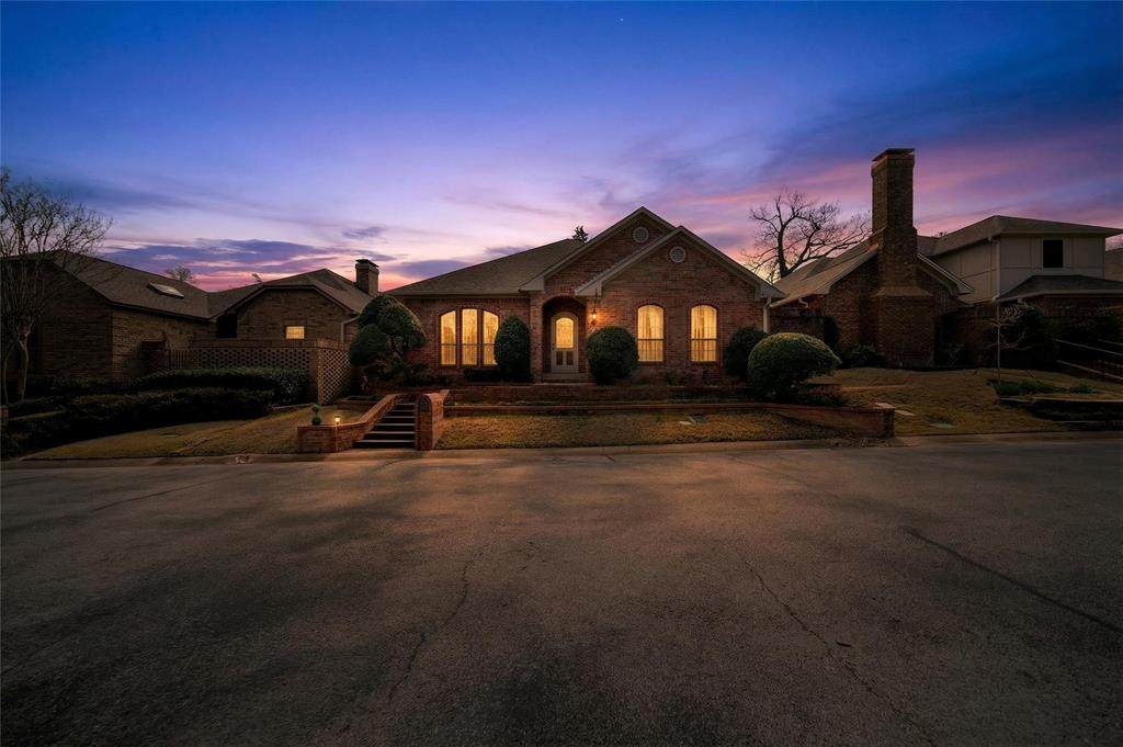 504 Hyde Park Drive - Photo 1