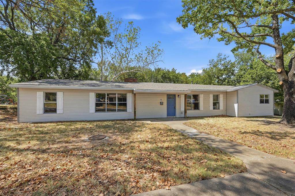 13 Macarthur Drive - Photo 1