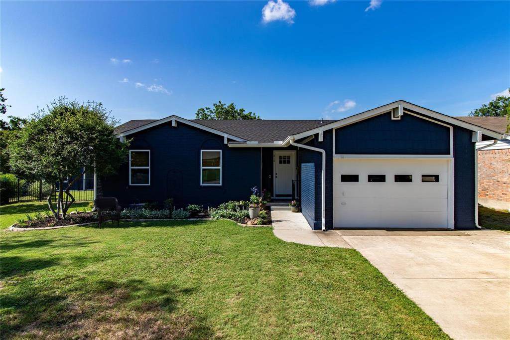 818 Heath Street - Photo 1