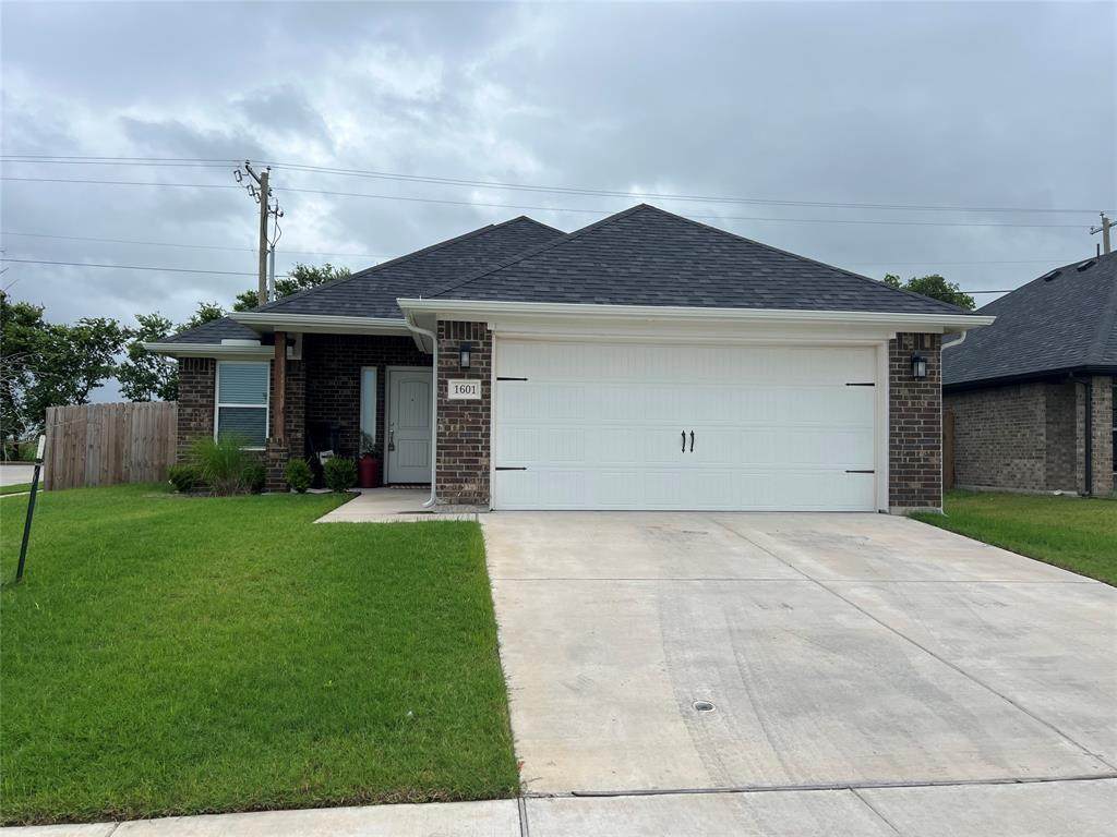 1601 Aleia Cove - Photo 1