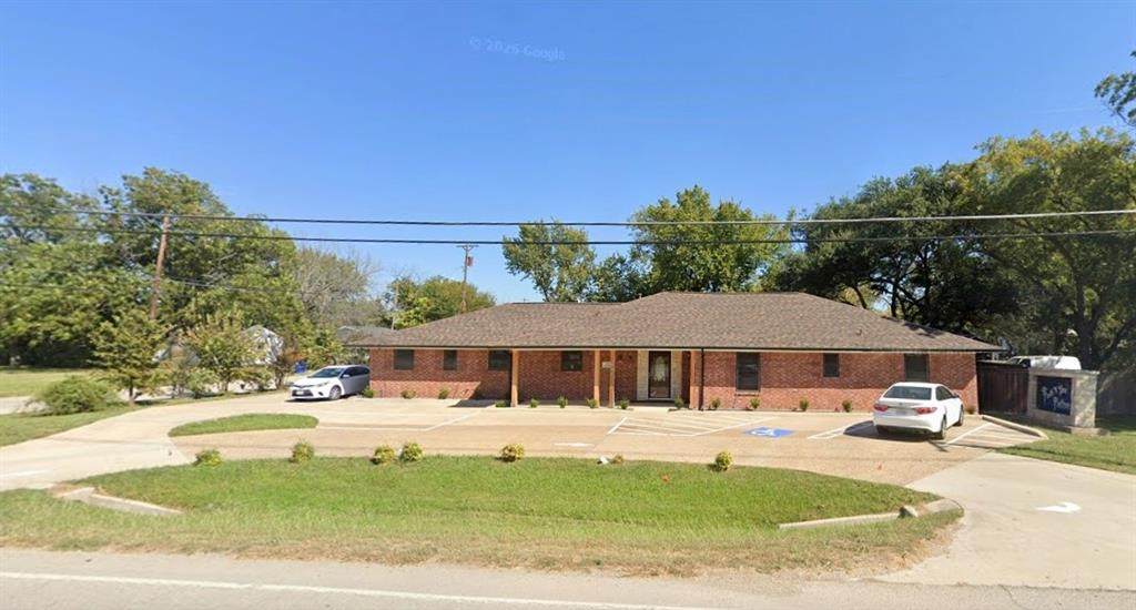 404 Elm Street - Photo 1