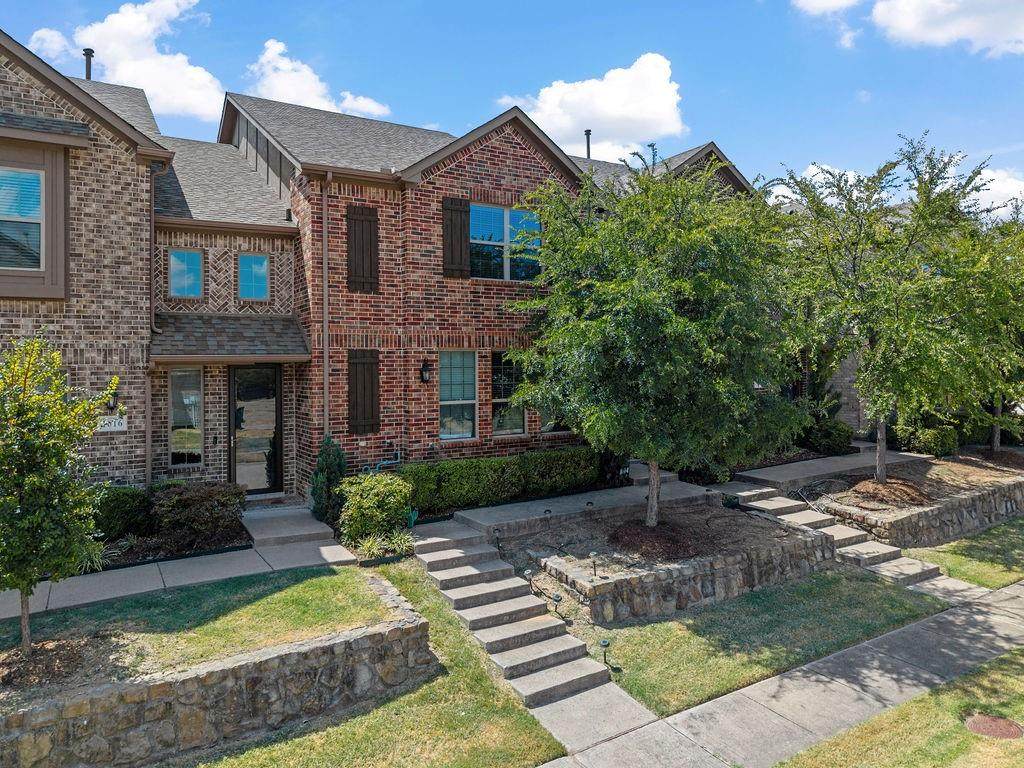 1012 Foxglove Drive - Photo 1