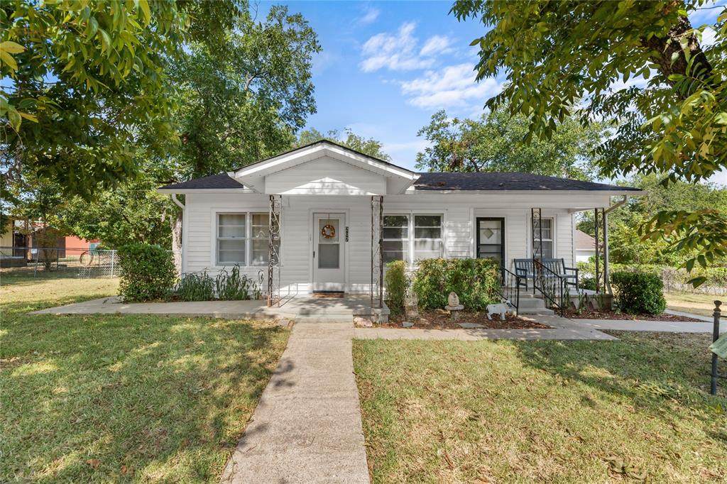 207 Erath - Photo 1