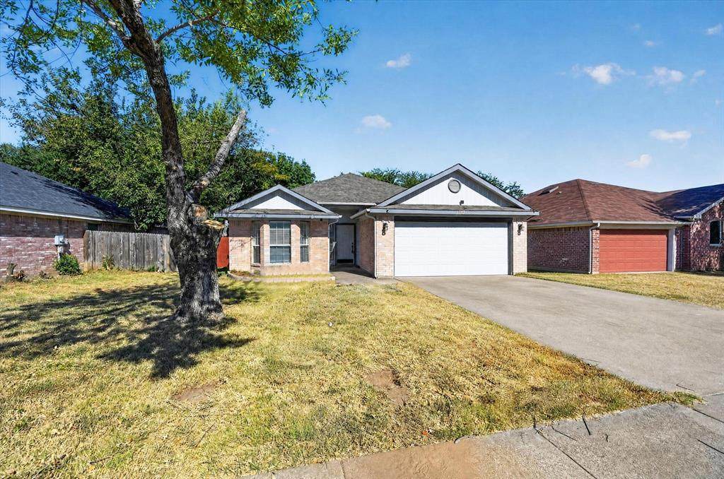 1137 Darren Drive - Photo 1
