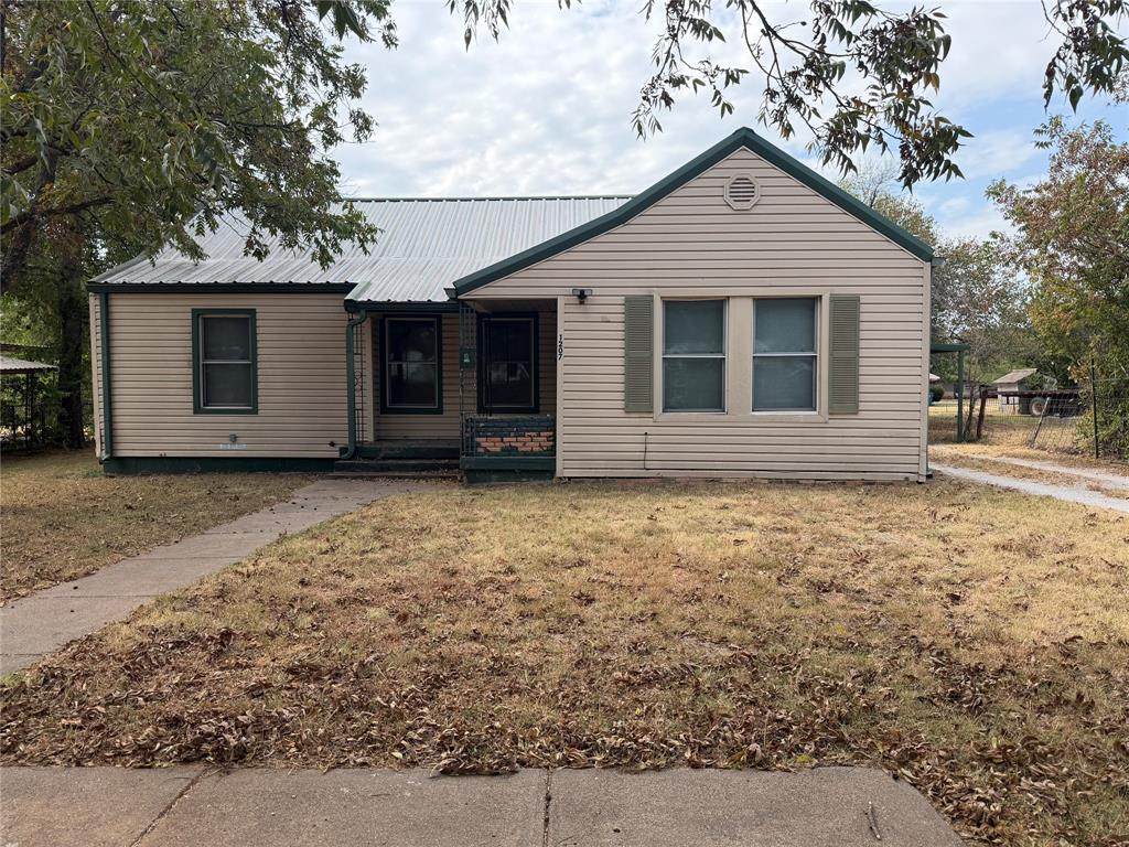 1207 Park Drive - Photo 1