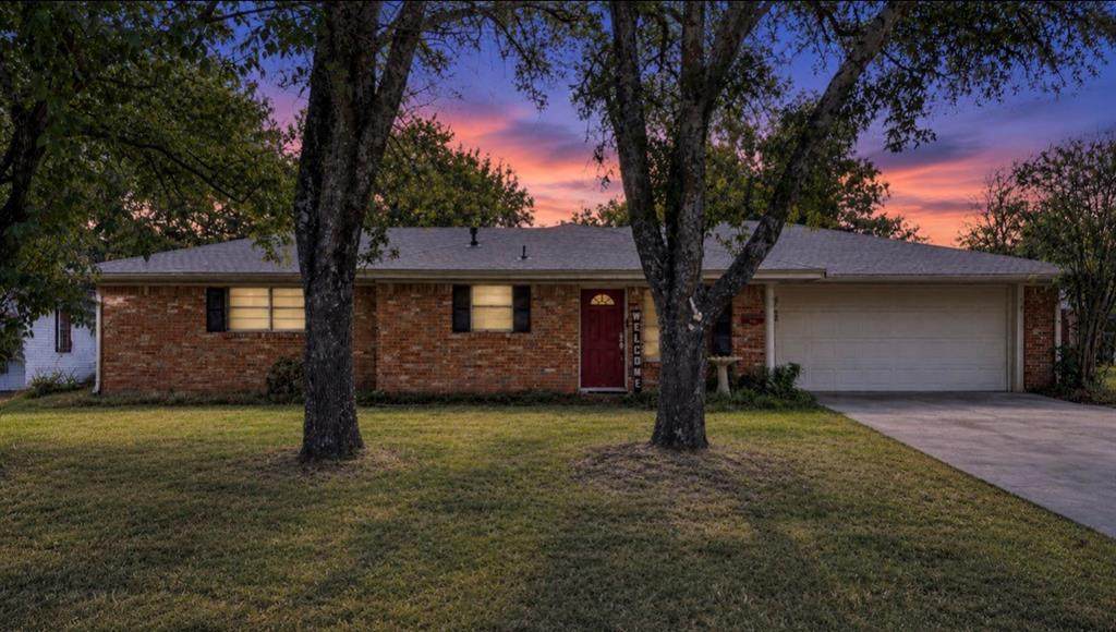 613 Overlook Drive - Photo 1