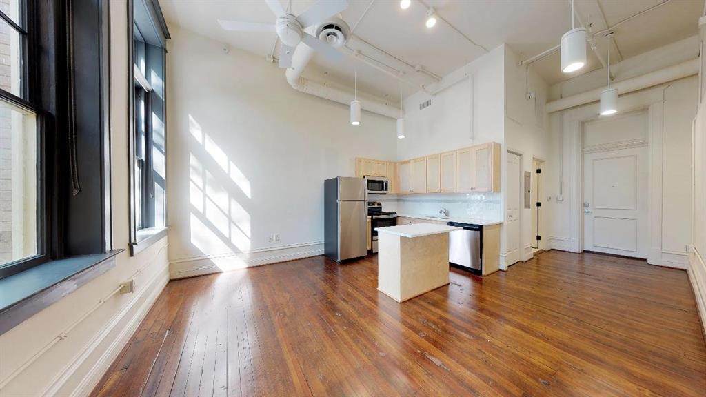 401 Carroll Avenue - Photo 1