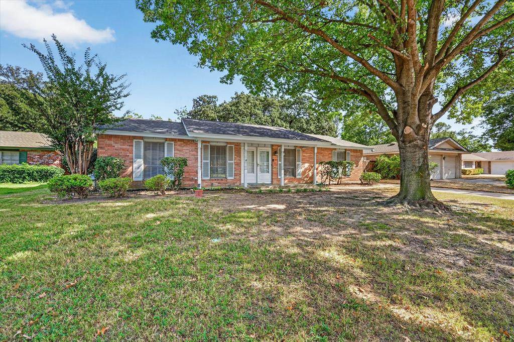 3016 Friendswood Drive - Photo 1