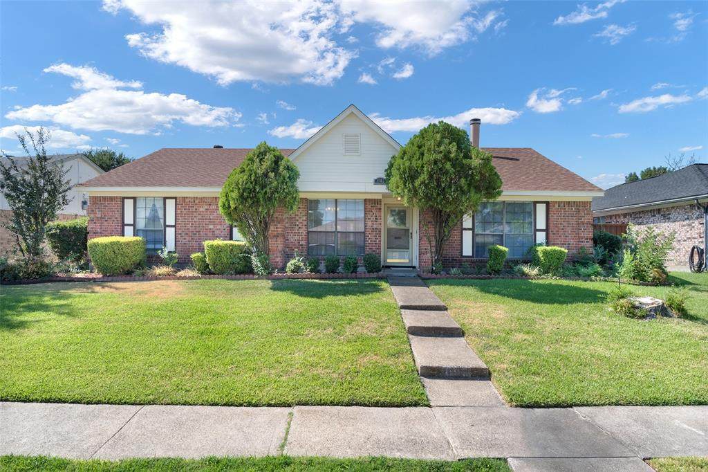 1002 Courtney Drive - Photo 1