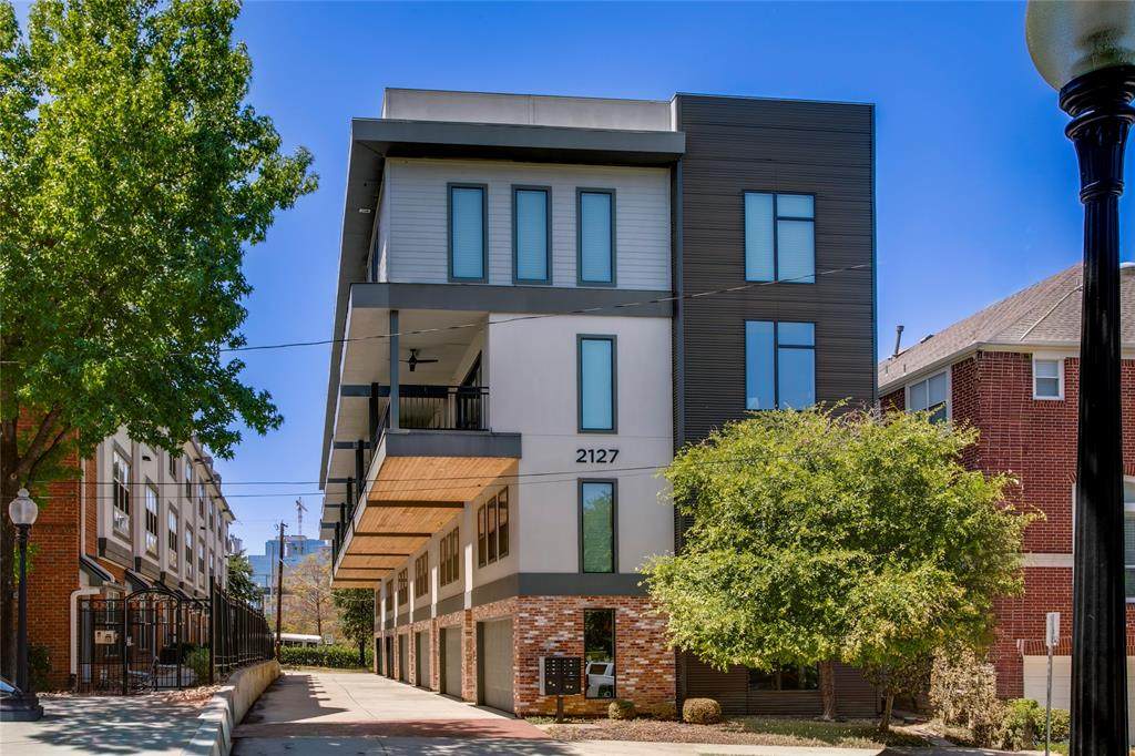 2127 Clark Street - Photo 1